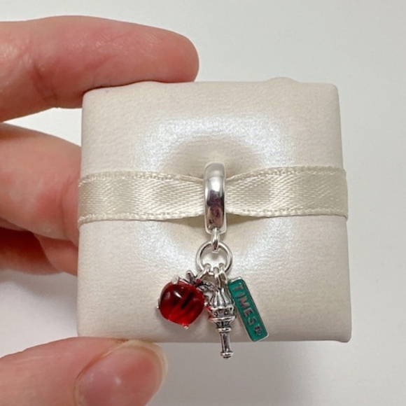 NYC Apple, Torch and Street Sign Triple Dangle Charm - Picture 3 of 4